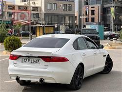 جاكوار XF